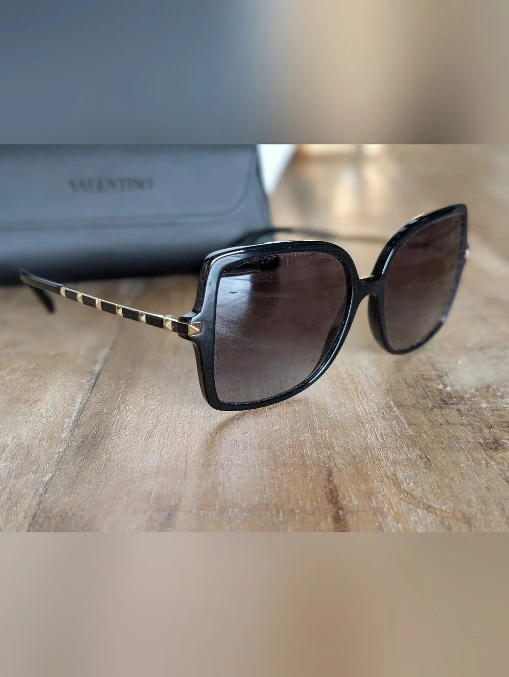 NEW Valentino Black Gradient Square Sunglasses with Branded Case